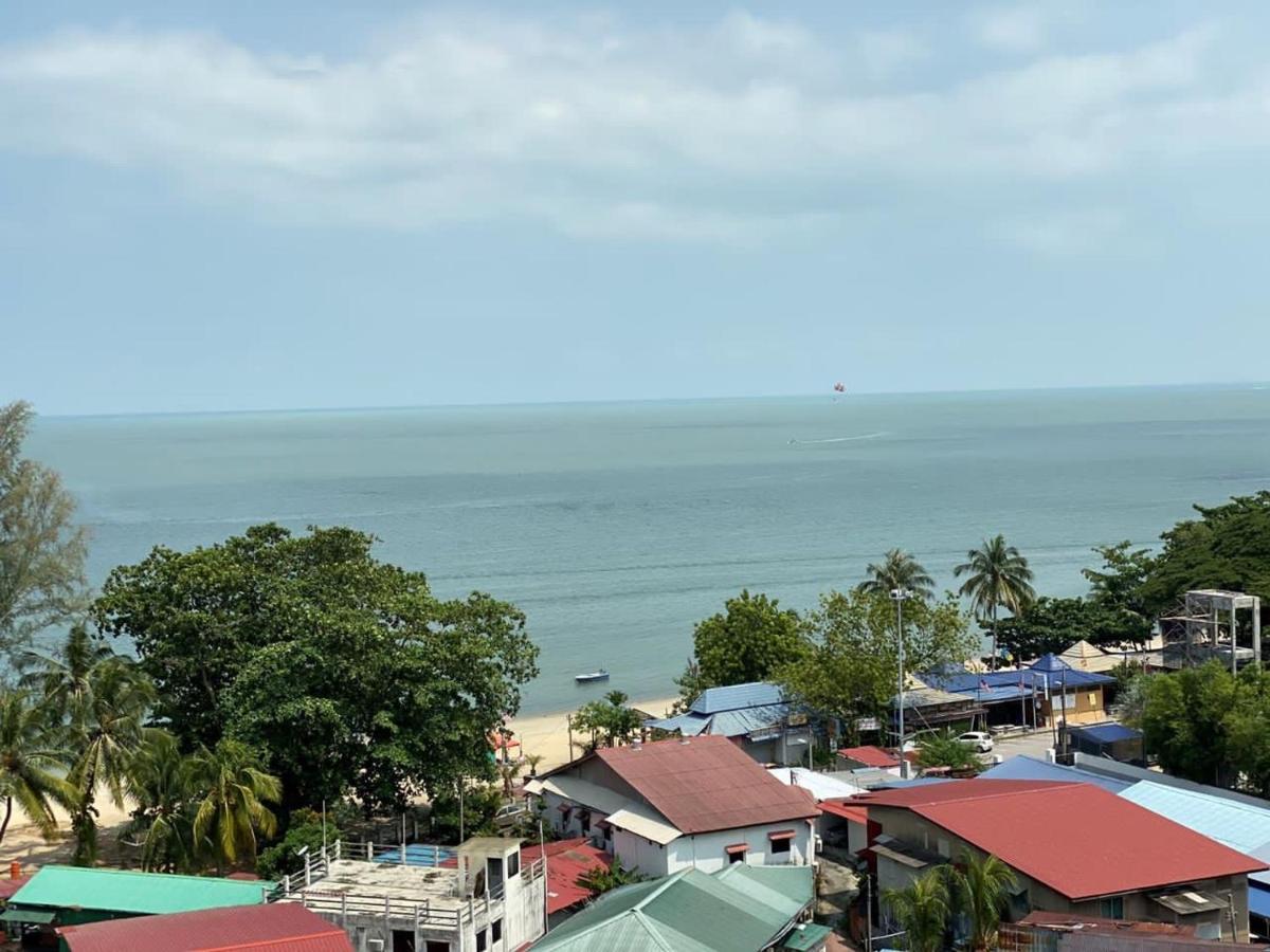Apartemen By The Sea Beachfront Penang Batu Feringgi